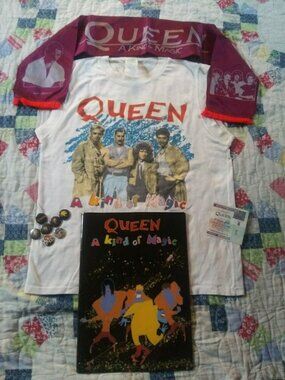 Vintage 1986 Queen Band A Kind Of Magic Large T-shirt + Memorabilia Bundle Lot